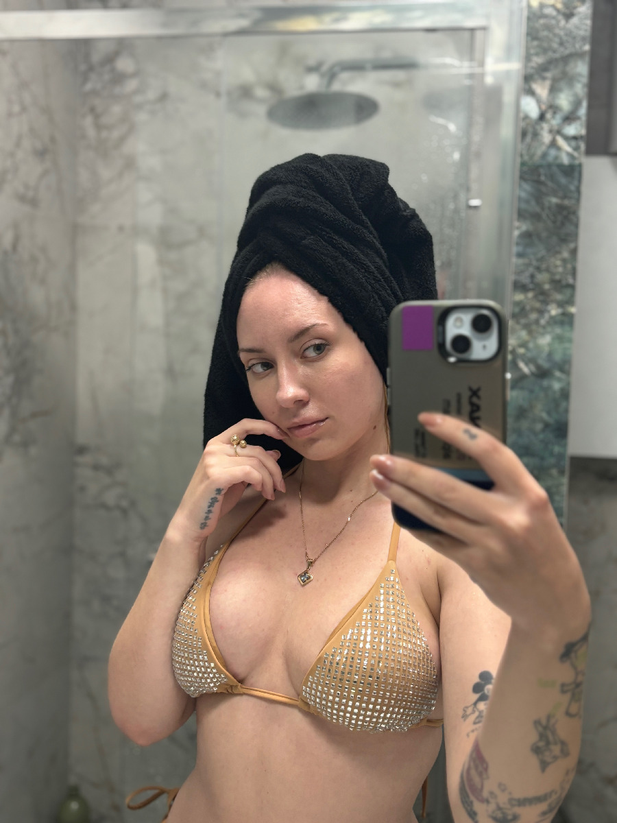 Nude girl KateV in Montevideo