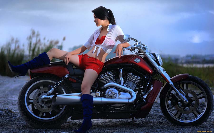 Beautiful girls and motorcycles in Montevideo