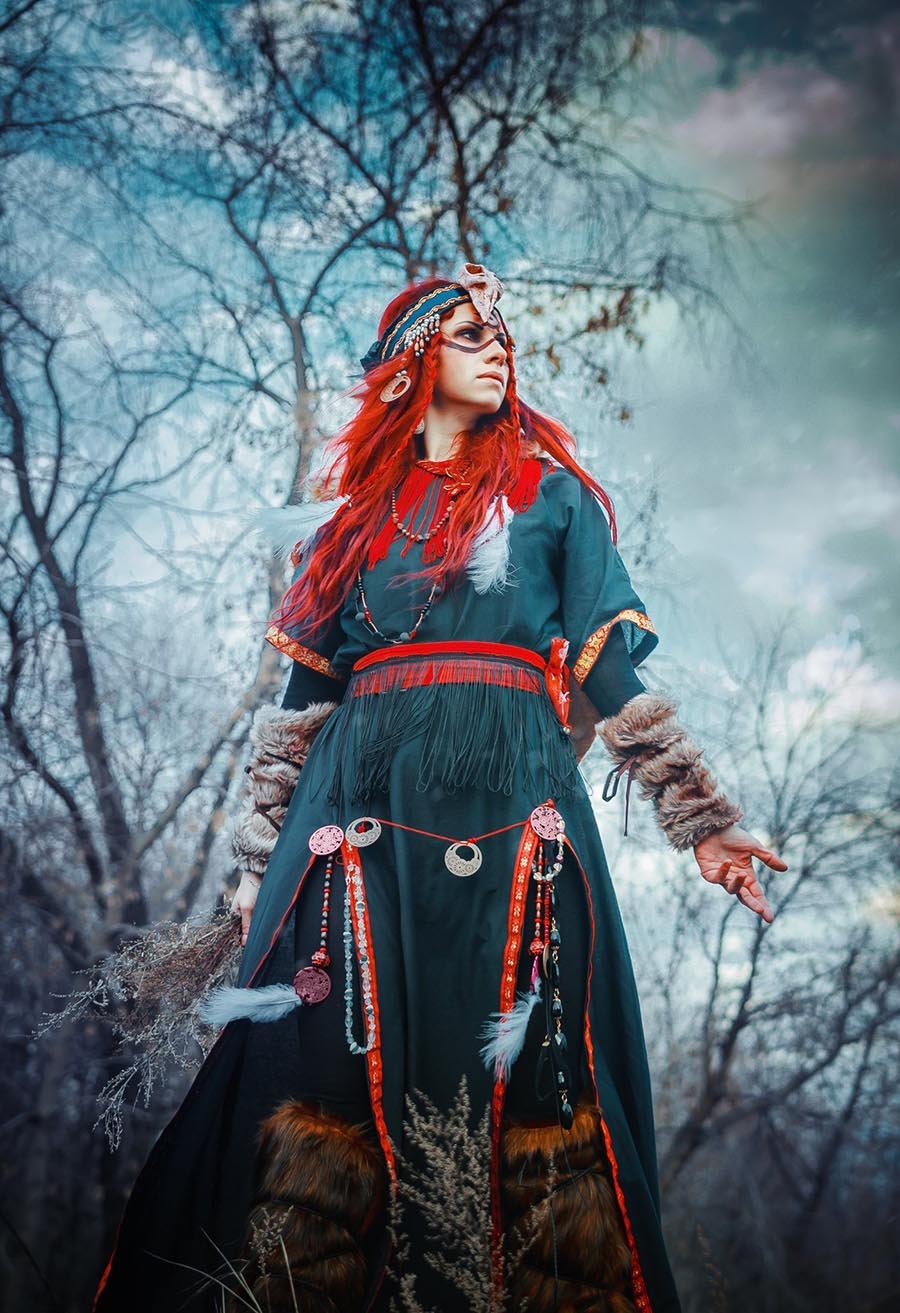 Take a pause and enjoy Girls in Slavic costumes — streaming from Montevideo