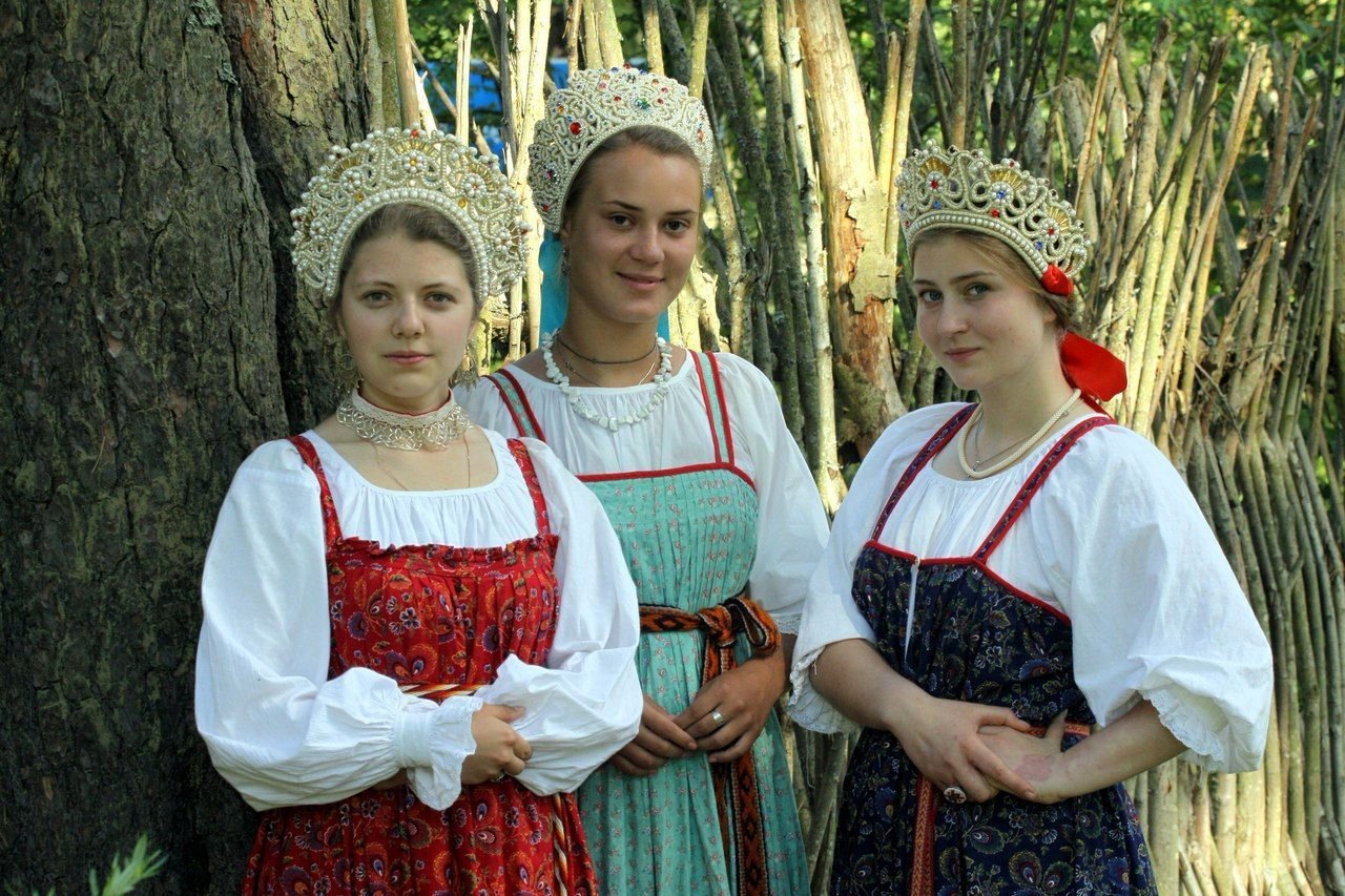 Sexy model Girls in Slavic costumes in Montevideo
